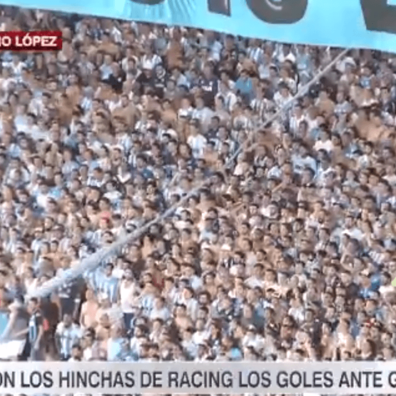 Fútbol argentino: las avalanchas de los hinchas de Racing en los goles de ayer