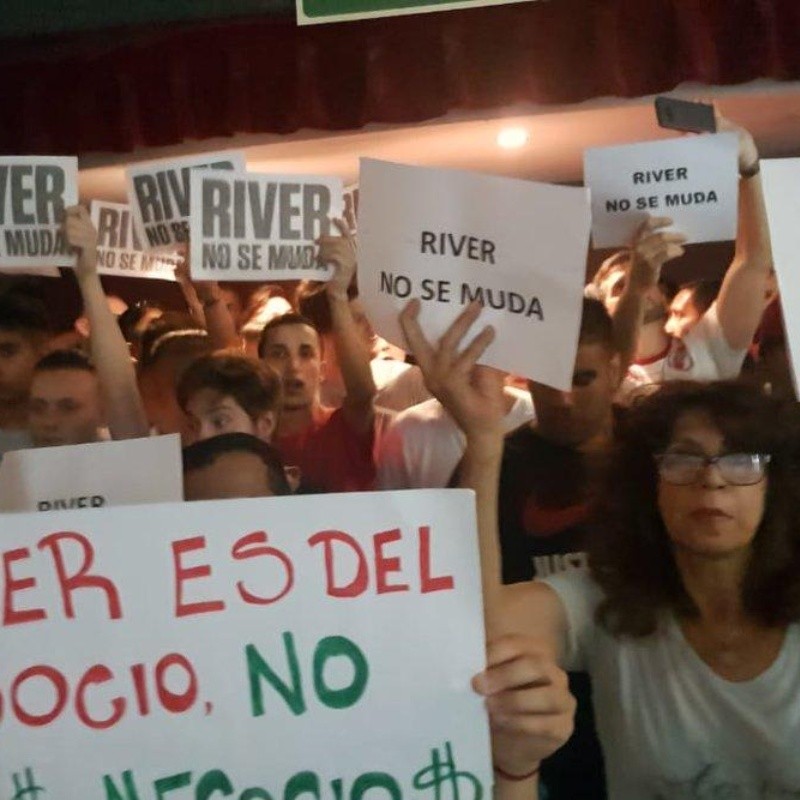 Los hinchas se hicieron escuchar: River hizo la asamblea más tensa de su historia