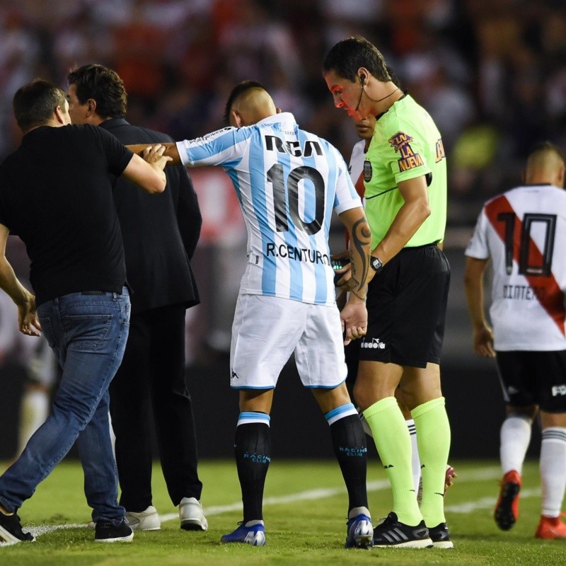 Centurión, foto en el banco del Monumental y "el único 10"