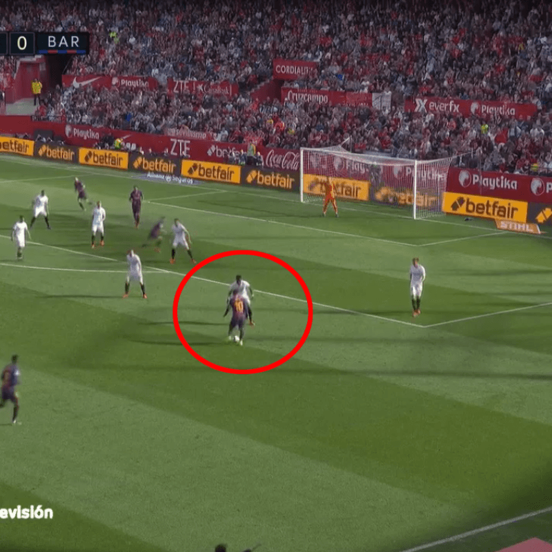 La perdió Messi, salió la contra y gol de Sevilla