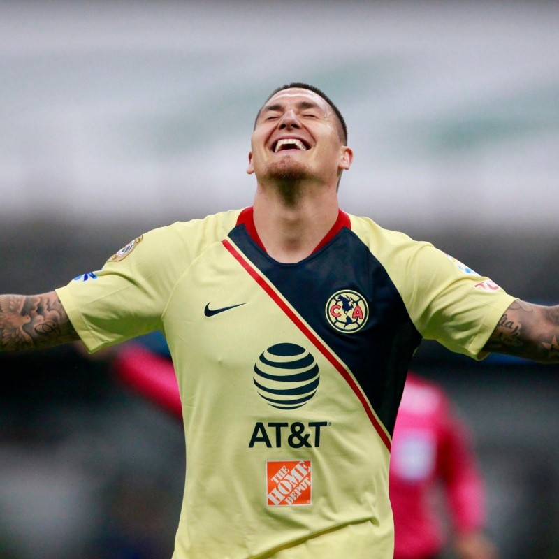 Los primeros dos goles de Nico Castillo con América