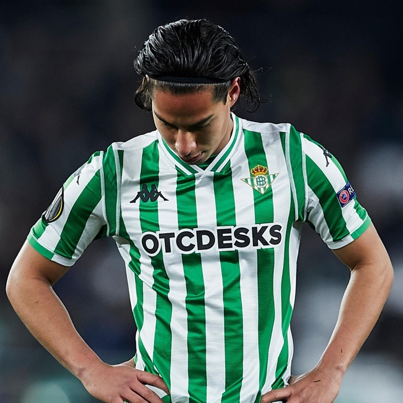 La razón por la cual Diego Lainez salió reemplazado en el partido del Betis