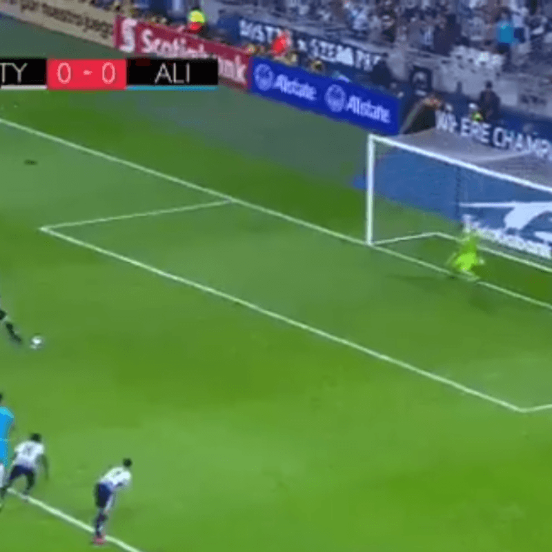 Monterrey tuvo la chance de ponerse en ventaja, pero Nico Sánchez desperdició su penal