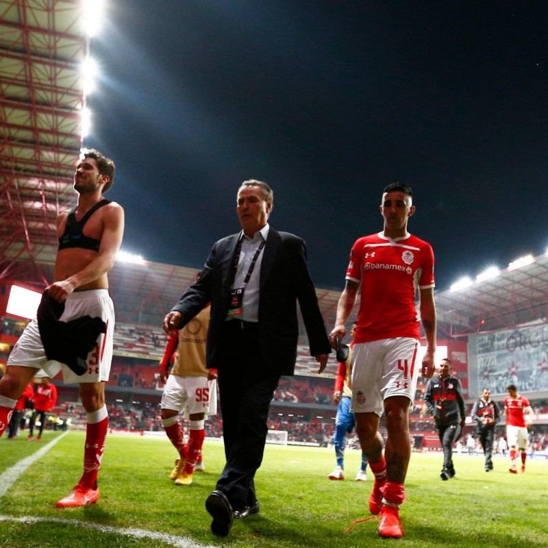 El particular canto de la porra del Toluca contra sus jugadores