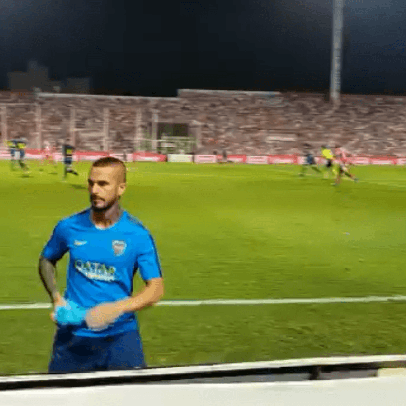 Benedetto se amigó con la gente: lindo gesto con un nene de Unión