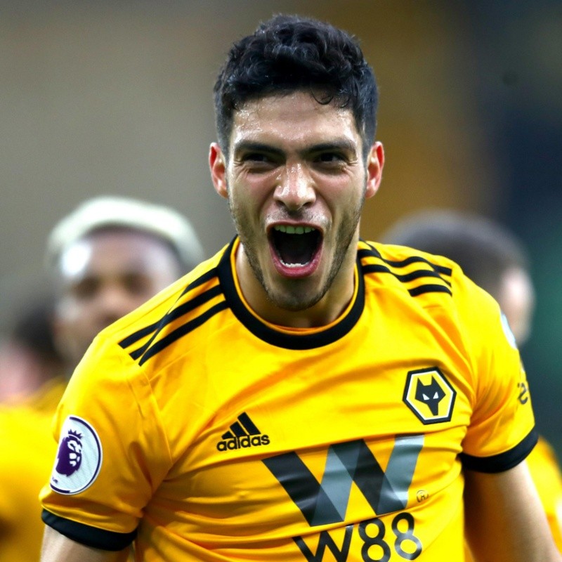 Raúl Jiménez asistió, convirtió y el Wolverhampton ganó en la Premier League