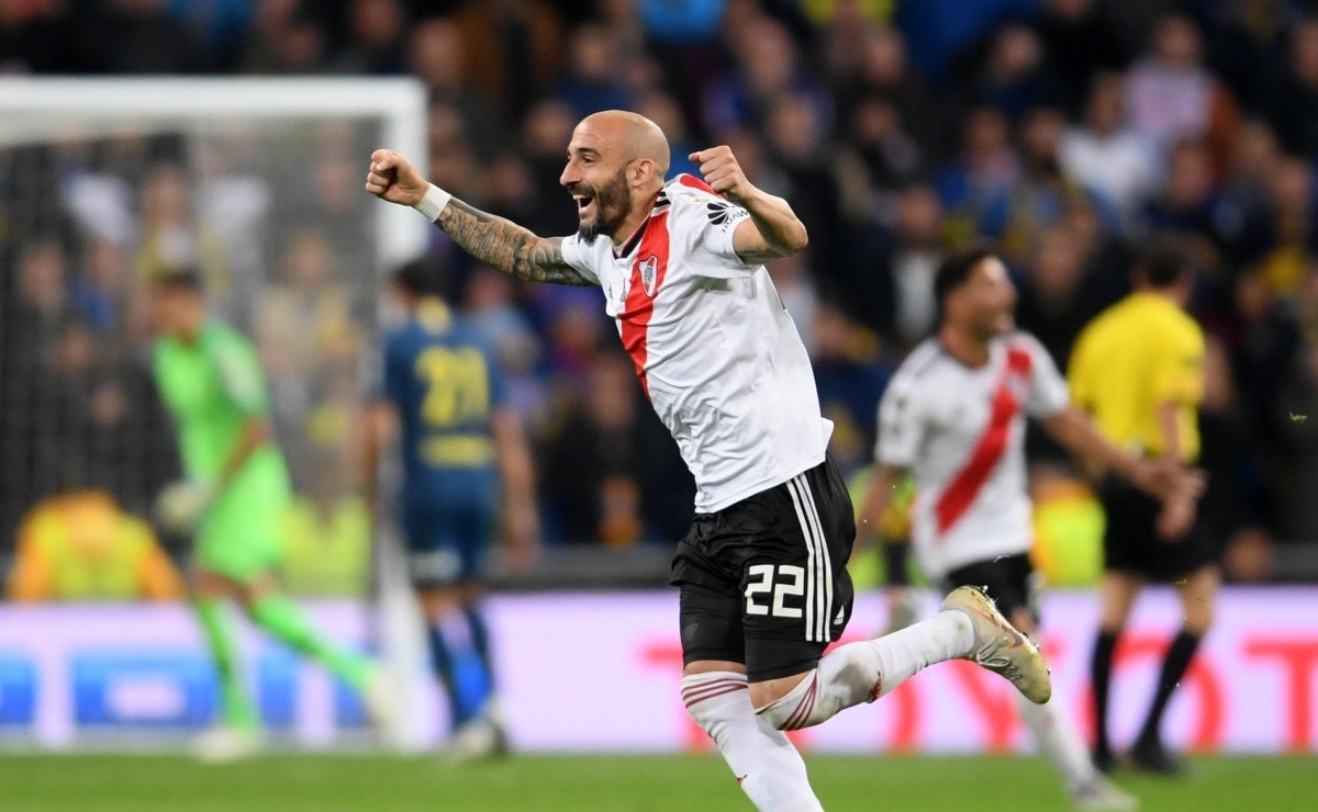 River subió una foto de Pinola sin remera y los hinchas lo compararon con el  pelado de Brazzers