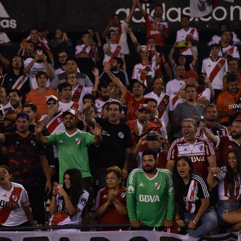 El "mosaico" que los hinchas de River desplegaron ayer en el Monumental recordando el gol del Pity a Boca