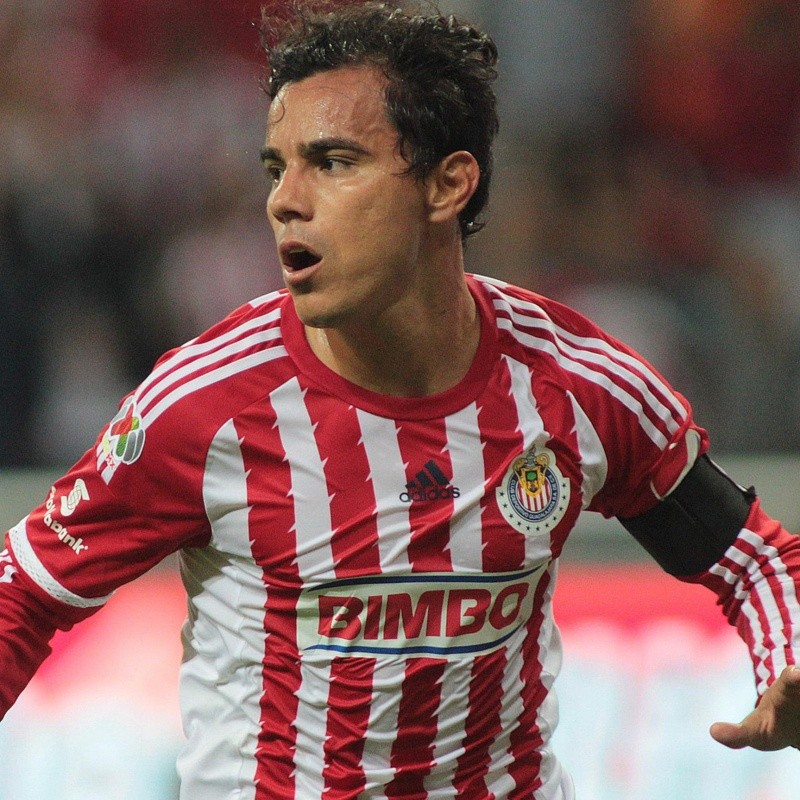 Omar Bravo festejó su cumpleaños con los delfines