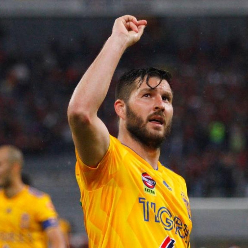 Gignac le regaló su camiseta a quien sueña ver jugando en Tigres