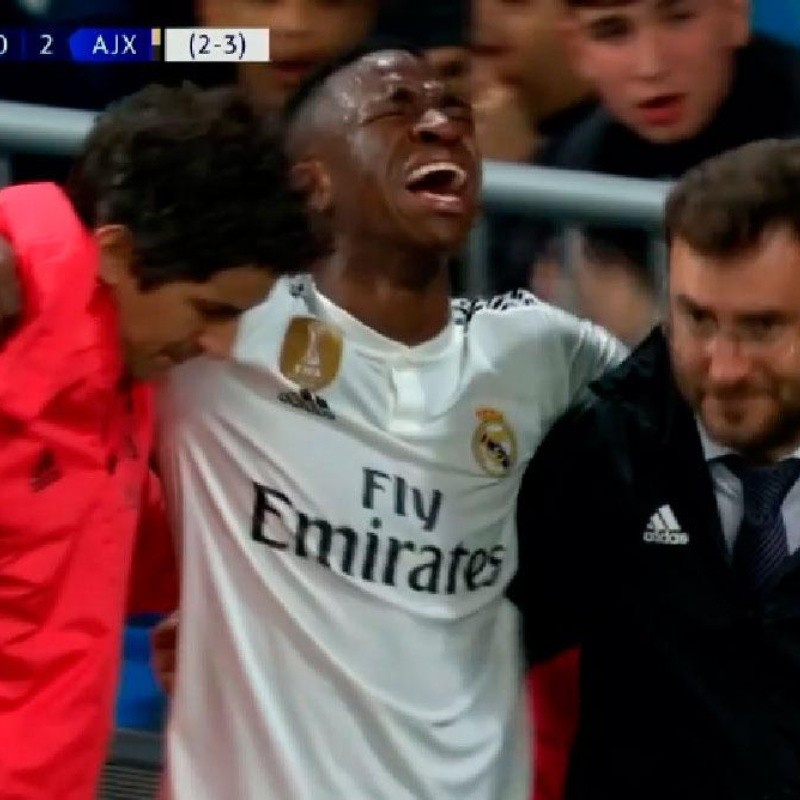 Desgarrador: Vinicius se lesionó y salió de la cancha llorando