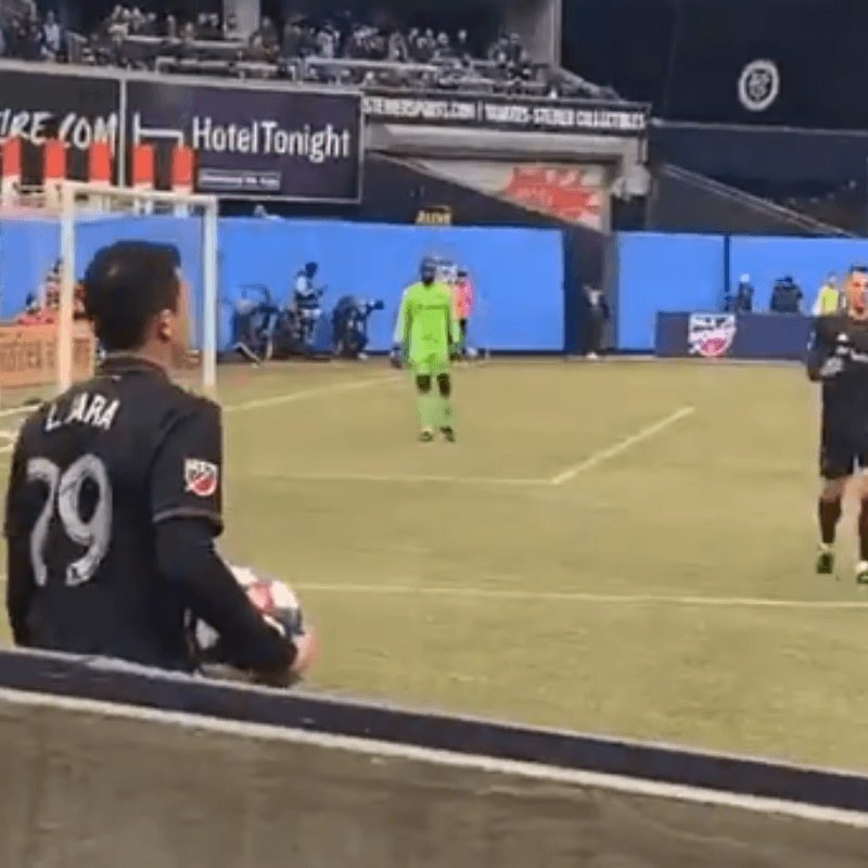 Un hincha de River fue a ver un partido de la MLS solo para gritarle a Jara: "3-1 te comiste en el Bernabéu"