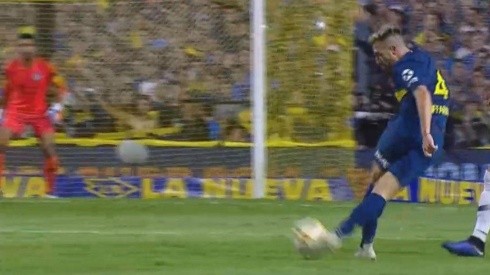 Confusión: la amarilla en la jugada de la rabona no fue para Buffarini sino para otro jugador de Boca