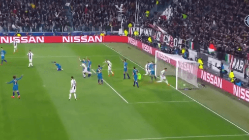 Robo a Juventus: Cristiano tocó el balón, el juez inventó una falta y celebró todo Atlético Madrid