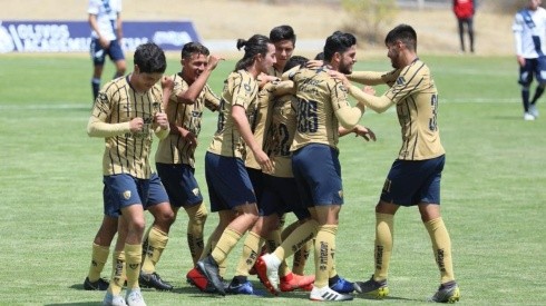 Pumas Sub 20 celebrando su triunfo.