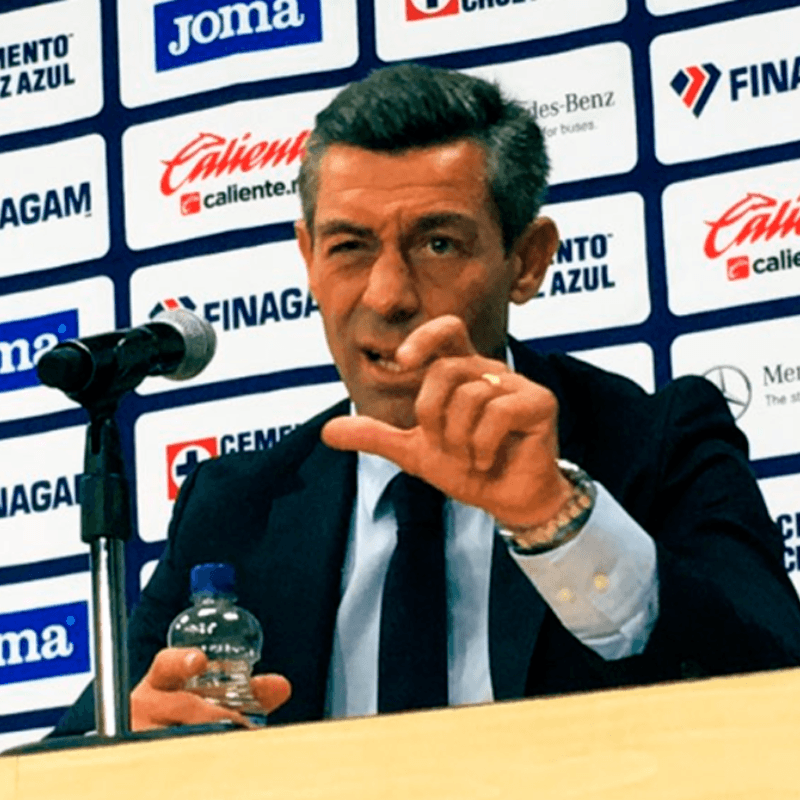 Caixinha habló de la poca concurrencia que hubo en el Azteca y pidió compromiso a sus jugadores