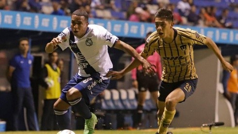 Pumas enfrentando a Puebla en la Liga MX.