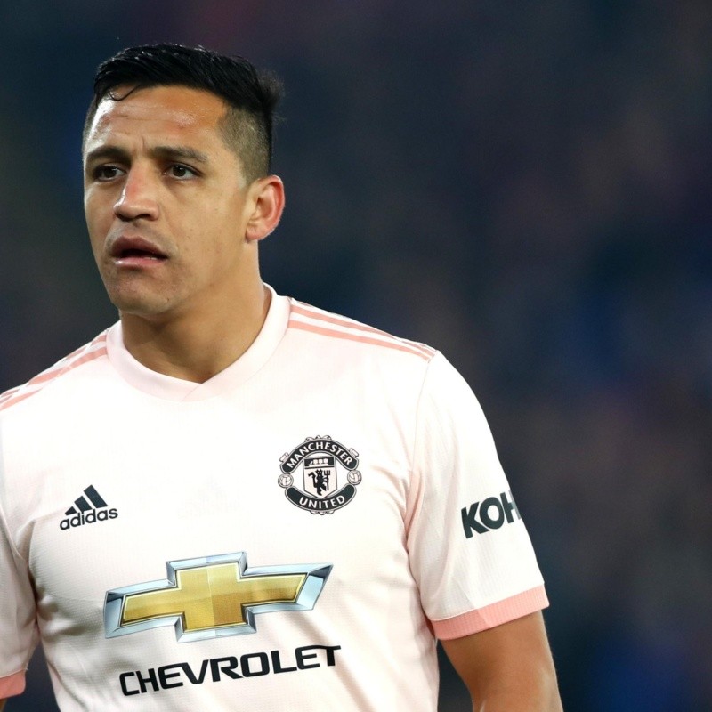 Alexis Sánchez se aleja de Manchester United y se acerca a otro gigante