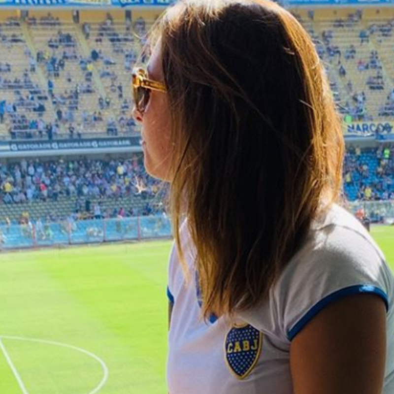 No aprende más: la mujer de Benedetto se la pudrió a los hinchas de River