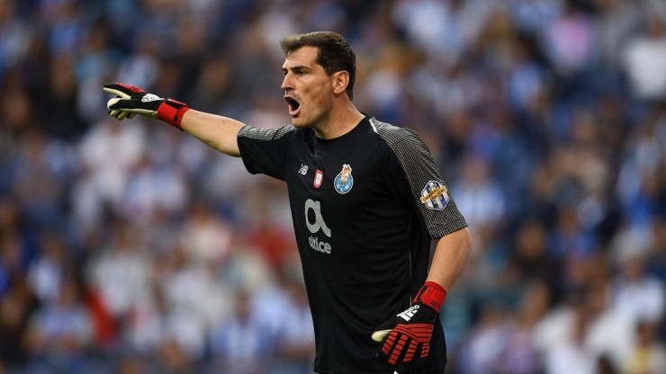 Casillas da las razones de su "amor" por el Cruz Azul