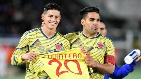 En las malas mucho más: Falcao y Colombia festejaron su gol con la camiseta de Juanfer Quintero