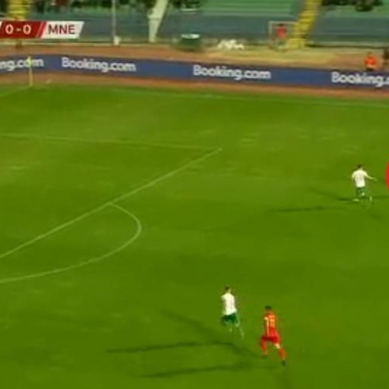 Taco, caño y golazo de Montenegro contra Bulgaria