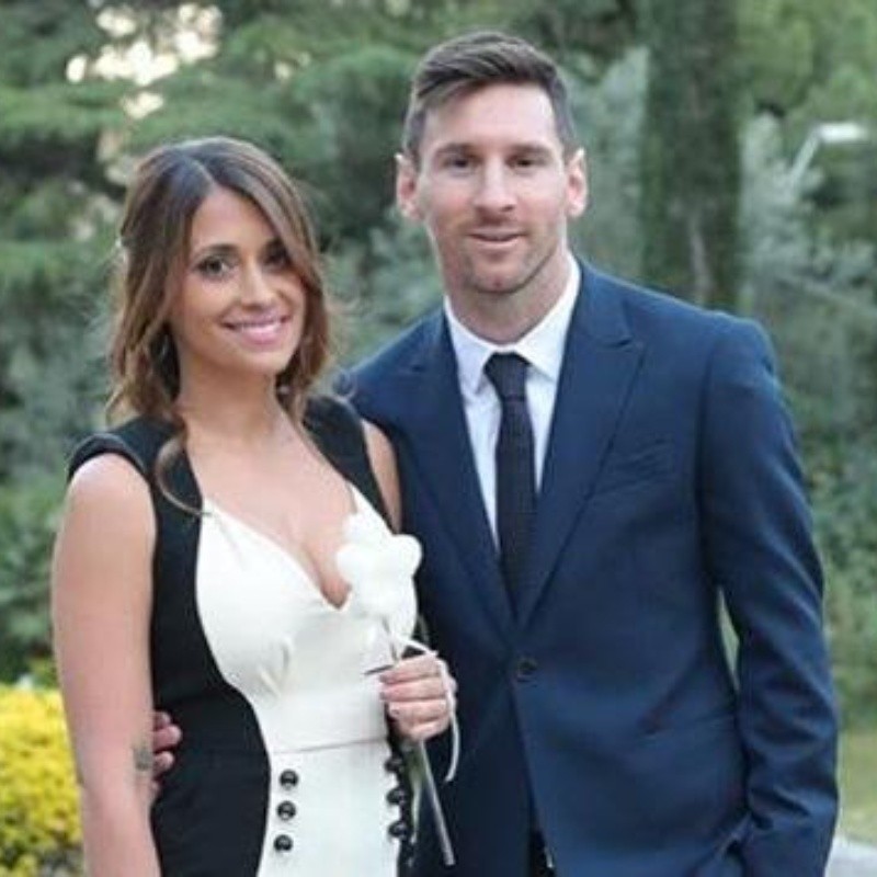 Antonella Roccuzzo subió una foto con Messi, pero hay una sorpresa abajo