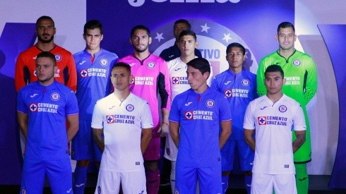 Cruz Azul presentó su nueva camiseta en enero.