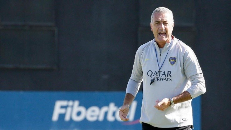 Alfaro en la práctica de Boca. (Foto: @bocajrsoficial)