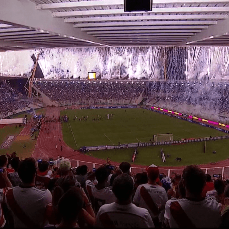 Como si fuese una final: el espectacular recibimiento de Talleres ante River