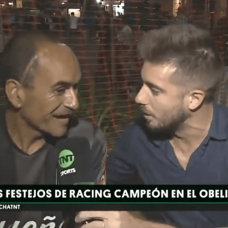 Imposible de explicar: Racing salió campeón y él llevó a los festejos el cráneo de su abuelo