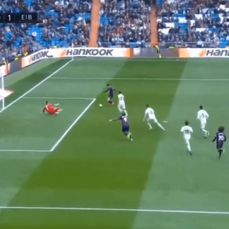 Cardona dejó tirado a Keylor Navas y silenció al Santiago Bernabéu