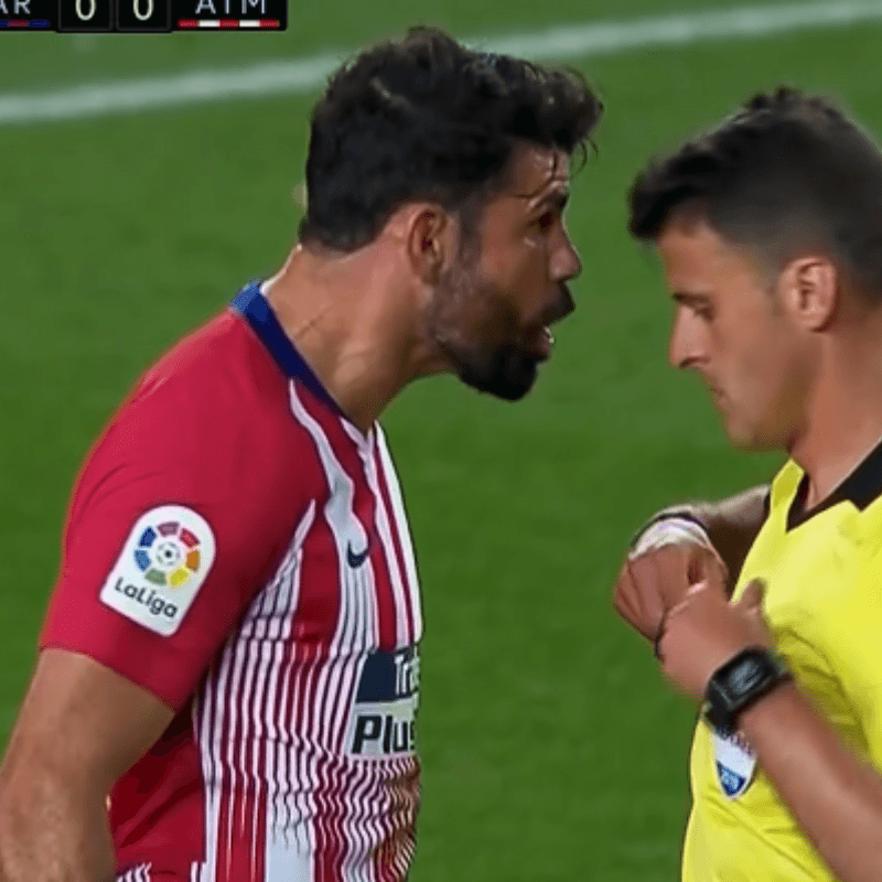 Más verde que Hulk: la insólita roja directa de Diego Costa contra Barcelona