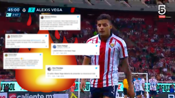 La roja que rebalsó el vaso: Aficionados de Chivas perdieron la paciencia con Alexis Vega