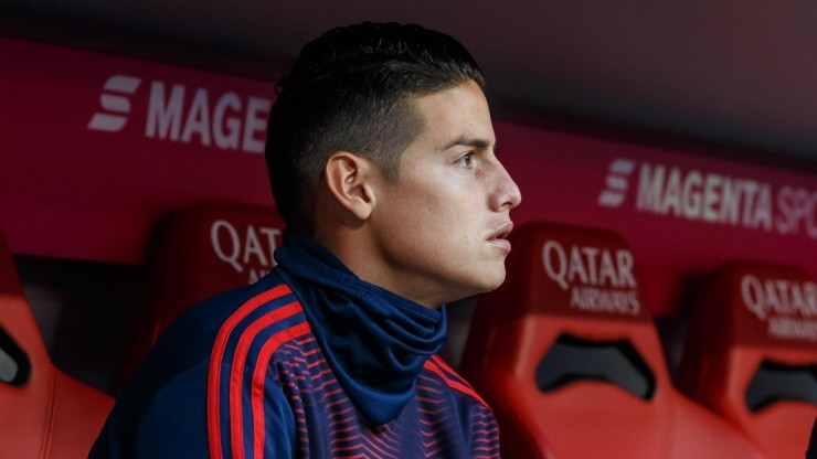 James fue al banco contra el Dortmund.