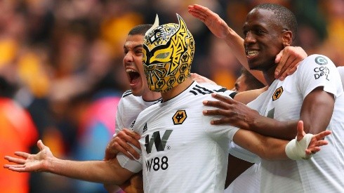 El capitán del Watford se burló de la máscara de Raúl Jiménez