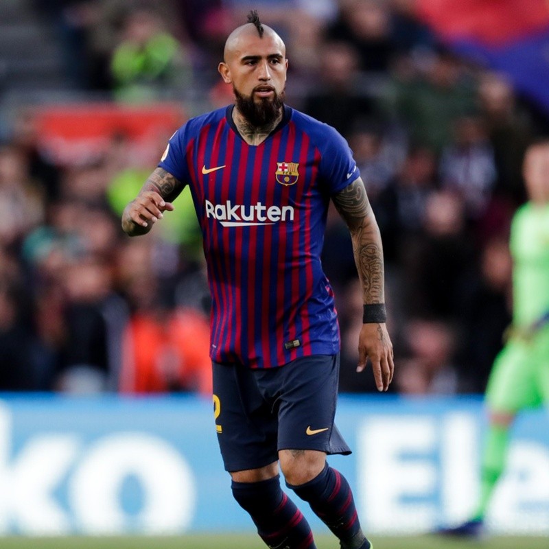 ¿Coincidencia o mensaje oculto? En medio de las especulaciones, Vidal posó con los colores de Boca