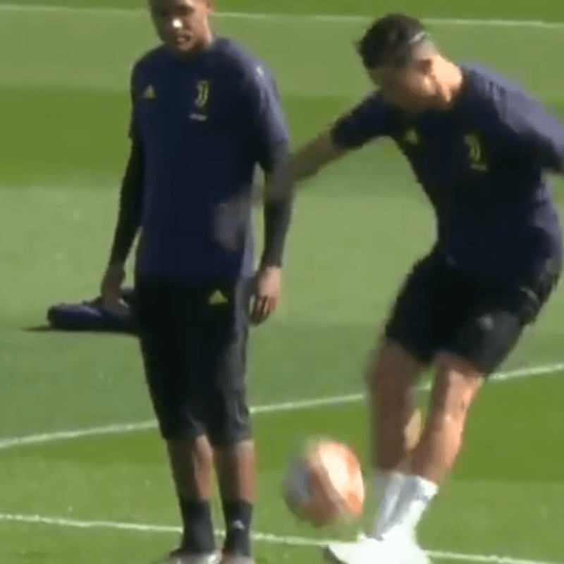 ¿Nervioso? Cristiano Ronaldo tiró mucha magia antes de jugar por Champions League