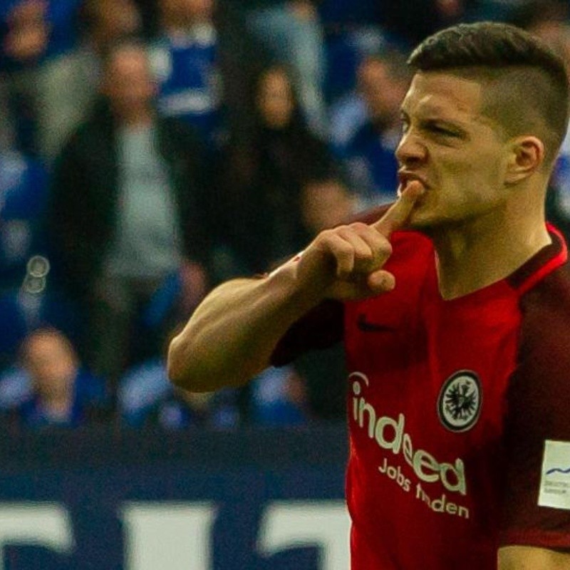 Luka Jovic no será de Barcelona ni de Real Madrid