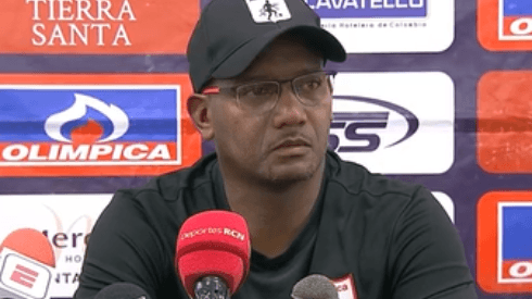 ‘Acá no confían en el talento del técnico colombiano’: Jersson González