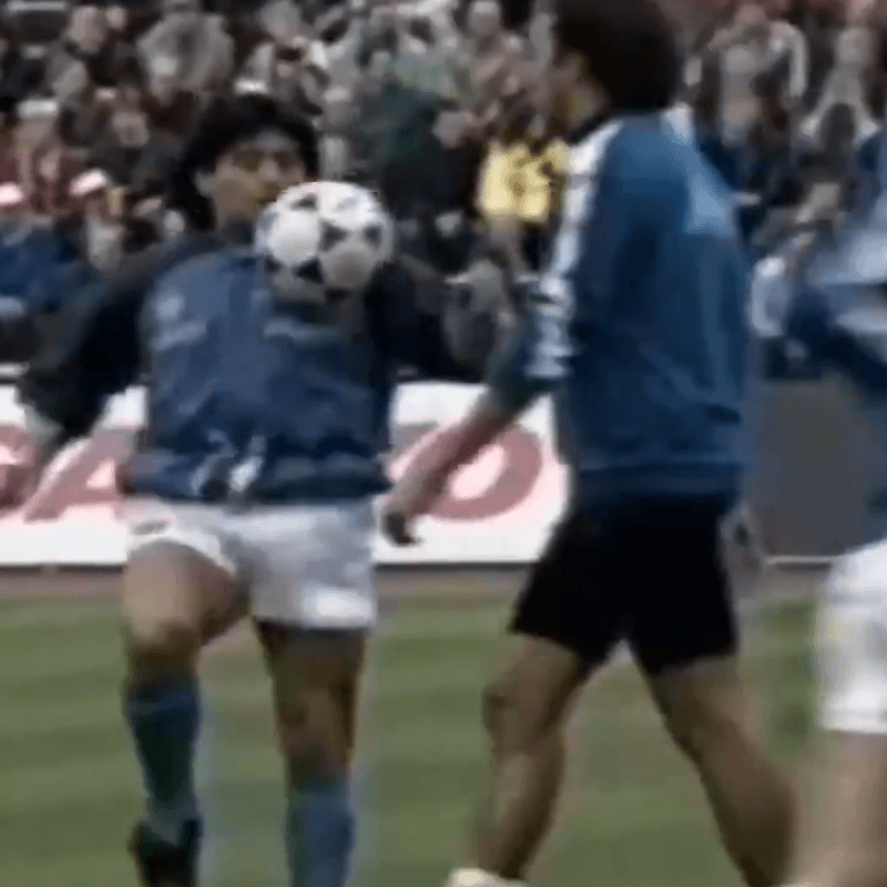 Video: se cumplen 30 años de la entrada en calor de Maradona al ritmo de Live is life