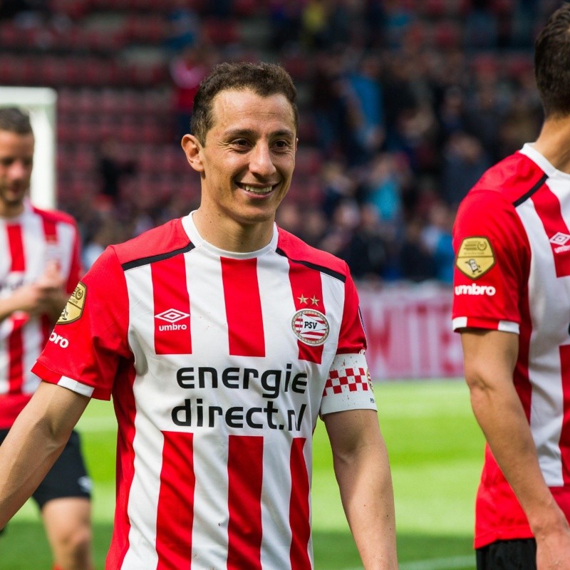 PSV recordó su campeonato 22 con una imagen de Guardado