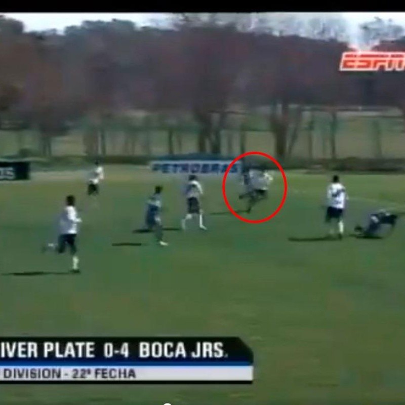 Video: el gol de Pratto a River, sacando del medio y con la camiseta de Boca que es viral