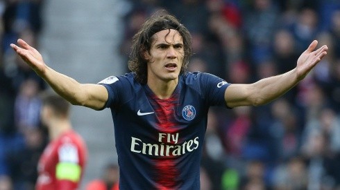 ¿Vale la pena? PSG intercambiaría a Cavani por uno de los delanteros más controversiales del momento