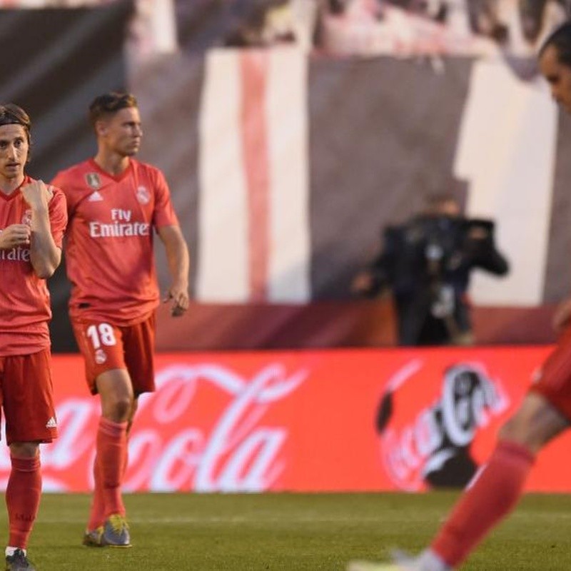 Rojo de vergüenza: el Madrid dio lastima ante el Rayo y le regaló una fecha más en Primera