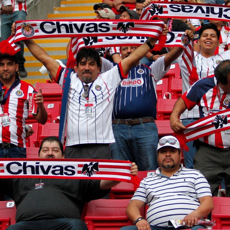 Chivas llevó más gente al Estadio que América pese a la crisis