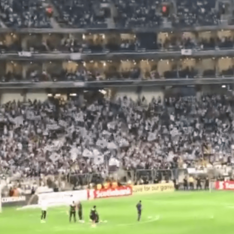 El Estadio BBVA Bancomer recibió a Nahuel Guzmán a puro insulto