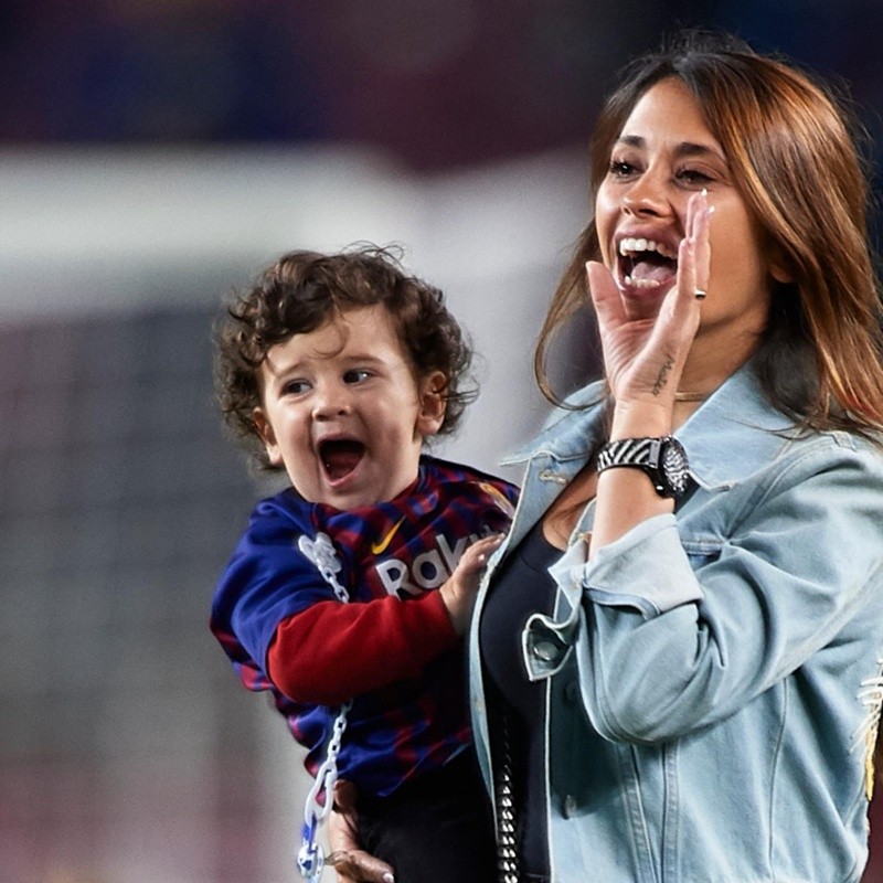 Antonela Roccuzzo mostró qué camiseta eligió Thiago para ir a ver a papá Messi