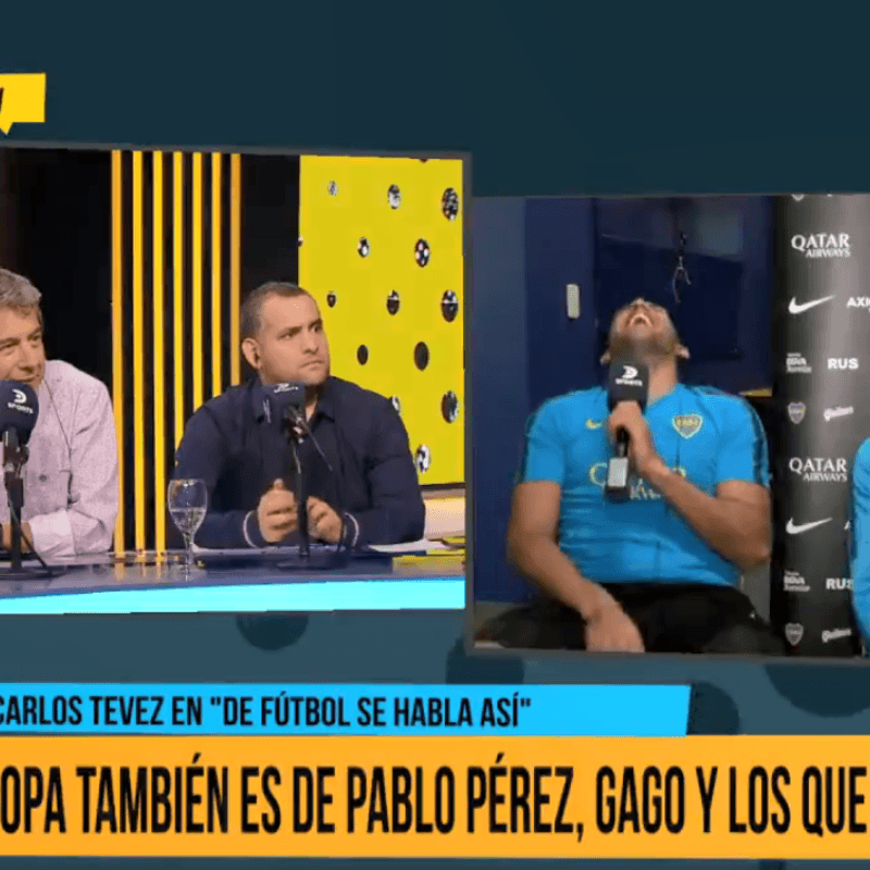 Wanchope Ábila se cruzó con un periodista en vivo y Tevez se sumó para apurarlo