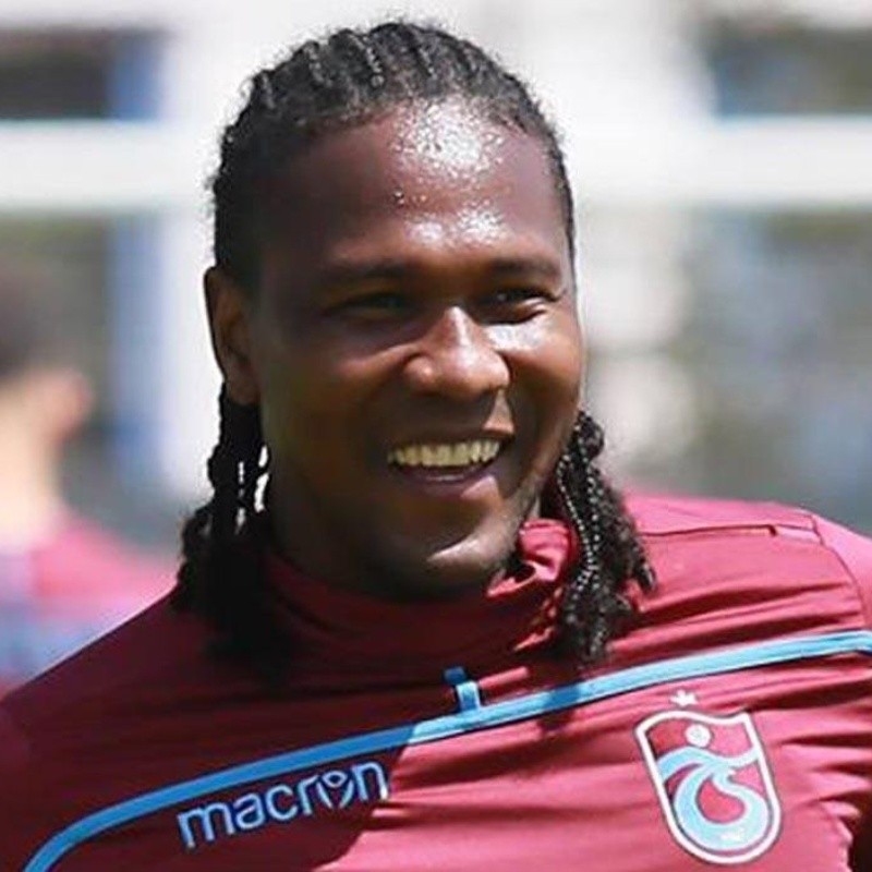 Hugo Rodallega aún no decide entre América o Santa Fe por su familia